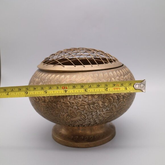 Vintage Brass Mesh Top Potpourri Bowl - Decoratively Etched Brass Bowl - Flower - Picture 8 of 8